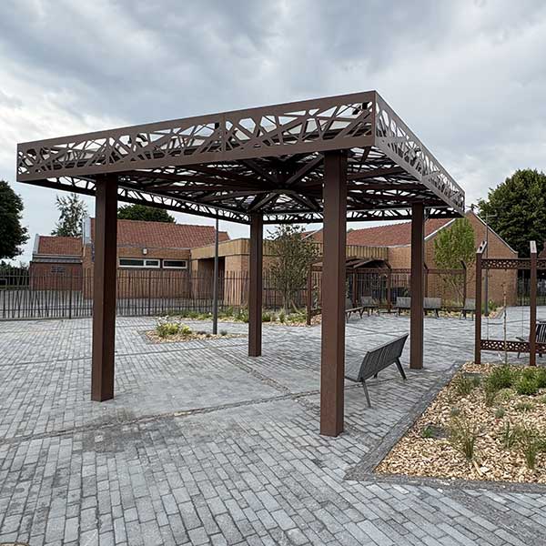 kiosque-urbain-en-metal